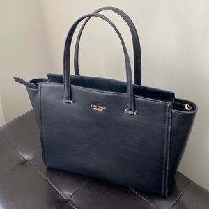 Kate spade purse, barely used. Great condition. See photos